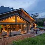 Eden Spacieux Vues Jacuzzi Cheminee Bbq Alpesi faház *